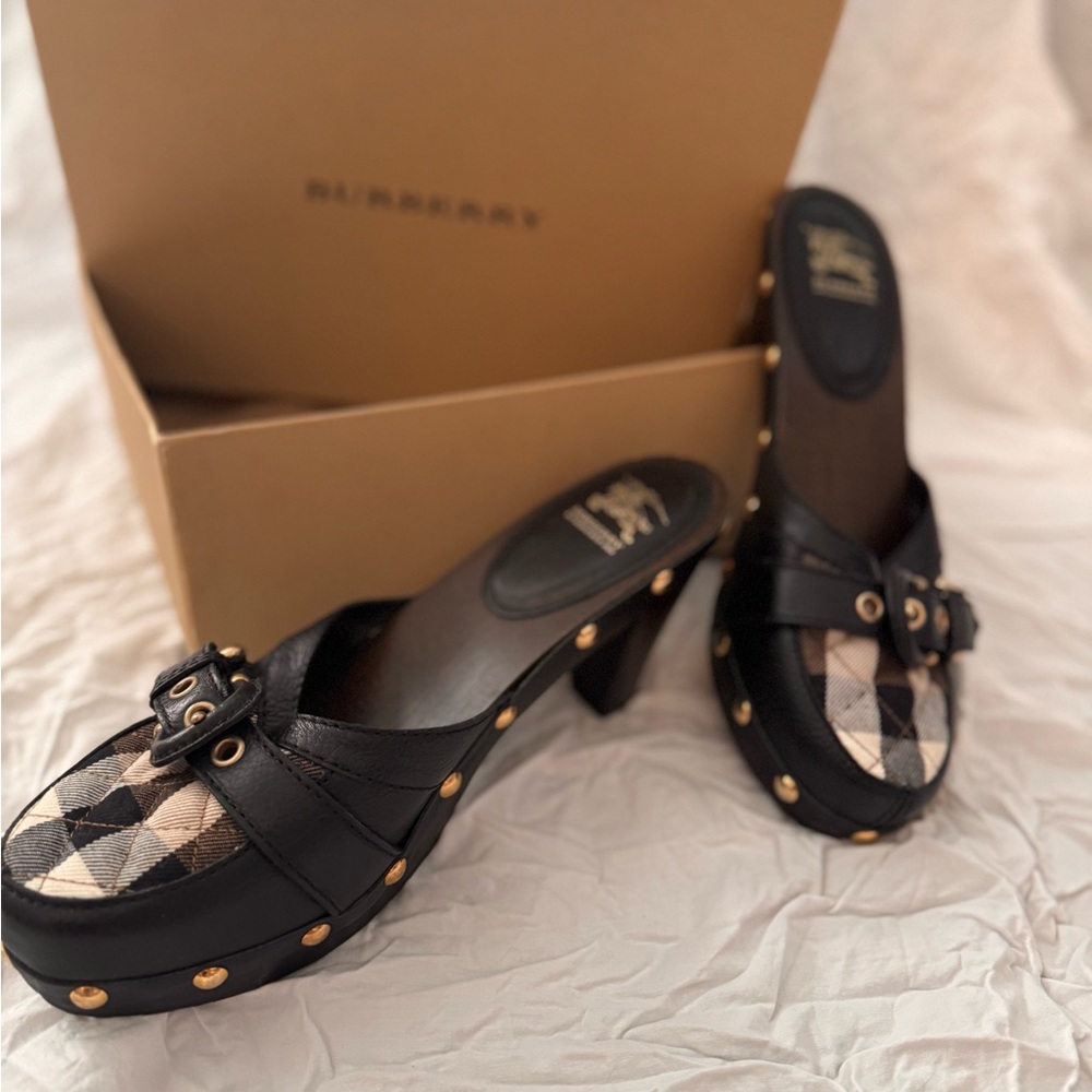 Burberry Black and Cream Checkered Heels